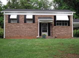 1411 Cardinal Ln, Martinsville, VA 24112