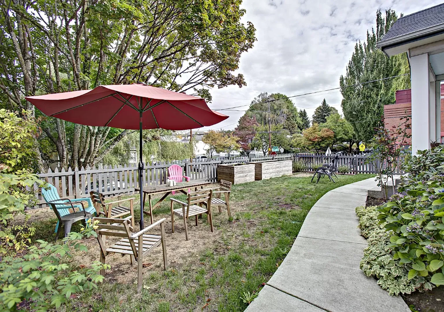 Charming 1927 Vintage 3 Bedroom 2 Bathroom Duplex is a Must See — Photo 3
