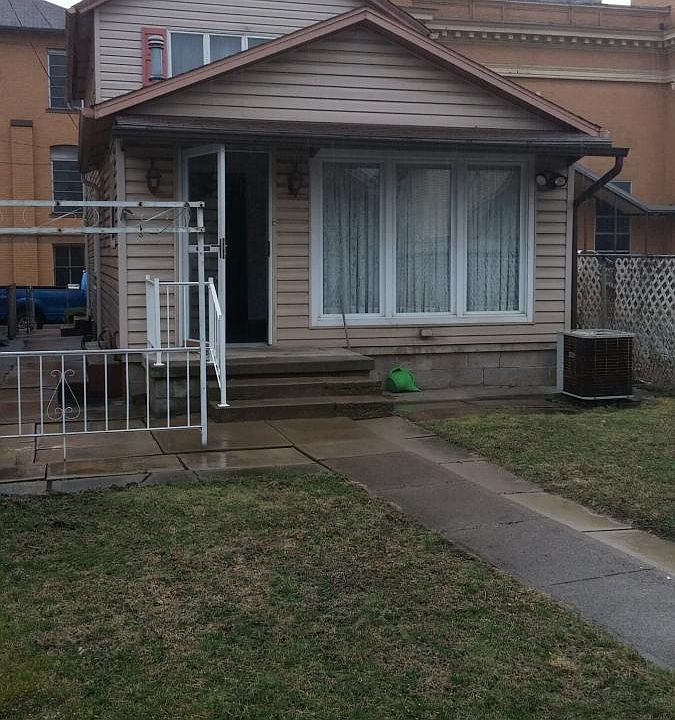 2nd image of 35 Spruce St
