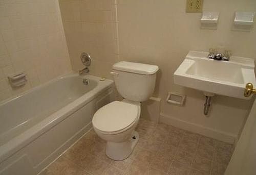 5th image of 2085 W Broad St APT 202