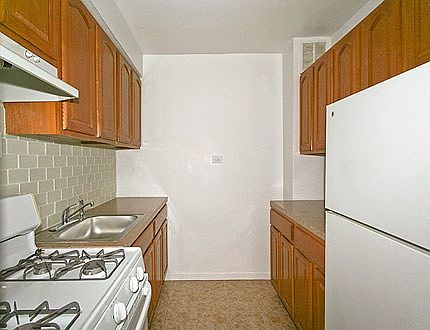 1st image of 37-7 147th St #3R00