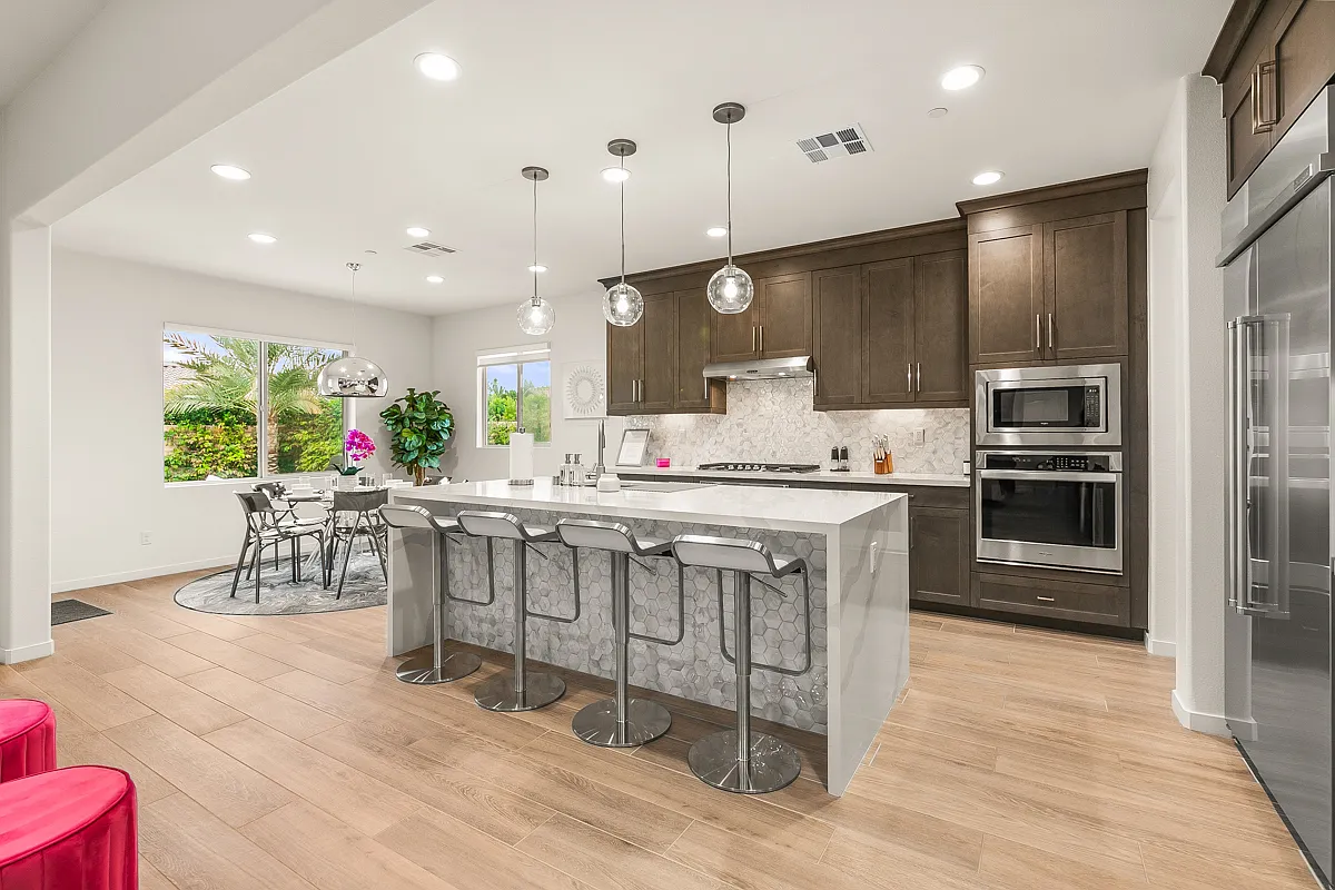 4 bed, 3.5 bath, 2911 sqft, $10,000 — Photo 3