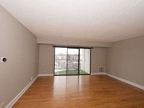 5th image of 375 Plum Creek Dr #3042