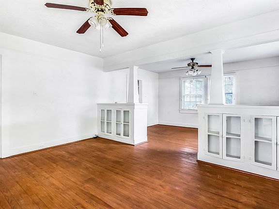 Living Room view to Dinning