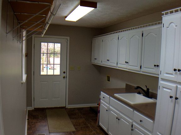 Laundry Room. Storage!!