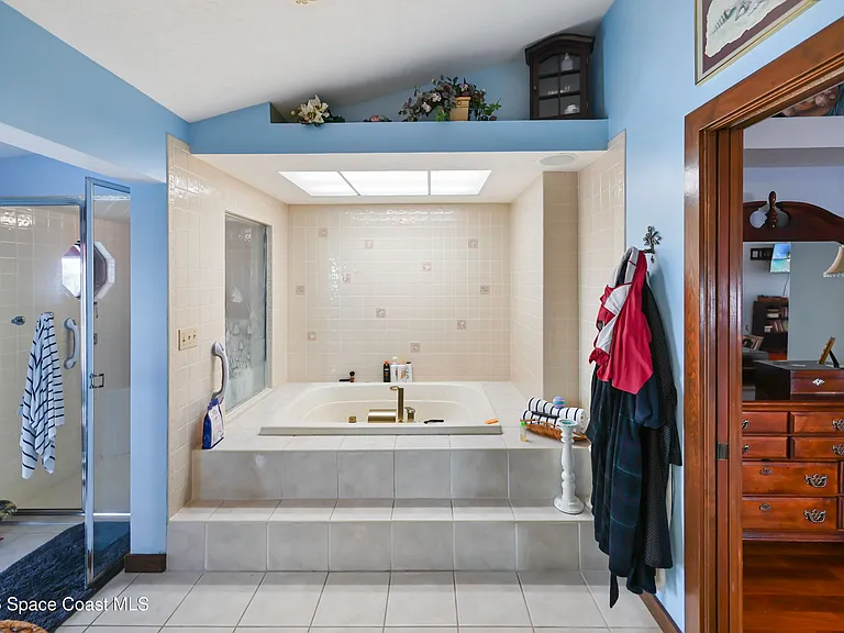 2230 Sykes Creek Dr — Photo 52