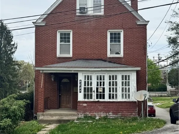 4647 W Run Rd, Pittsburgh, PA 15207