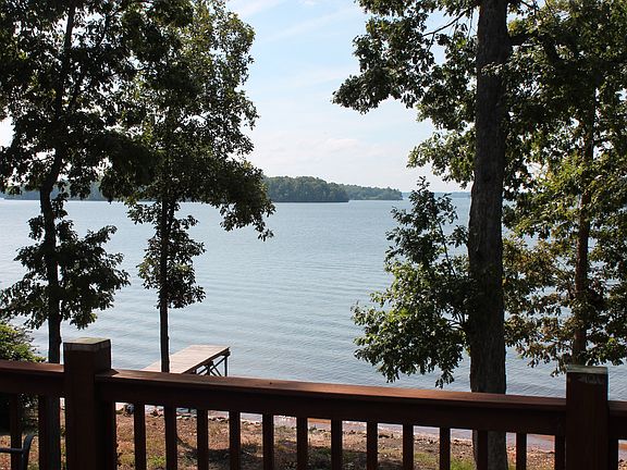 2nd image of 132 Rollingwood Ln