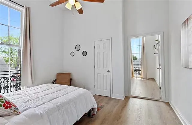 1039 Marais St #4 — Photo 11