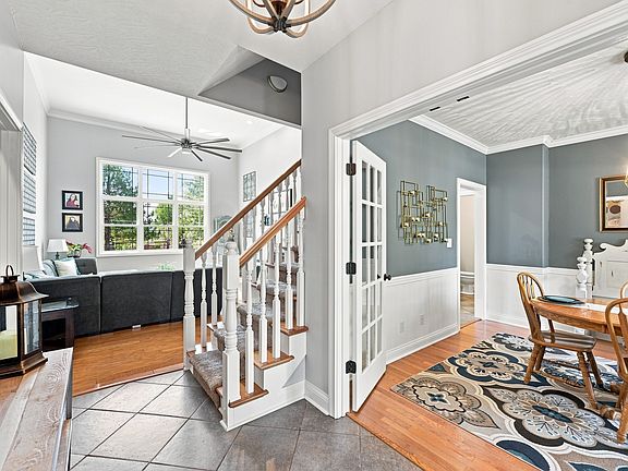 3rd image of 2206 Golfside Dr