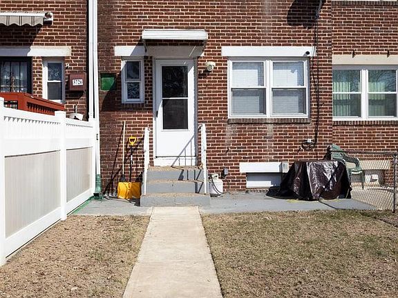4th image of 3728 Schleicher Ave