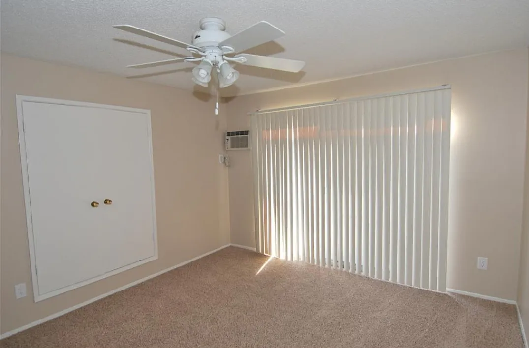 649 W Center St — Photo 4