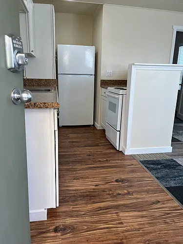 431 Williams Ave N #1 Photo 1