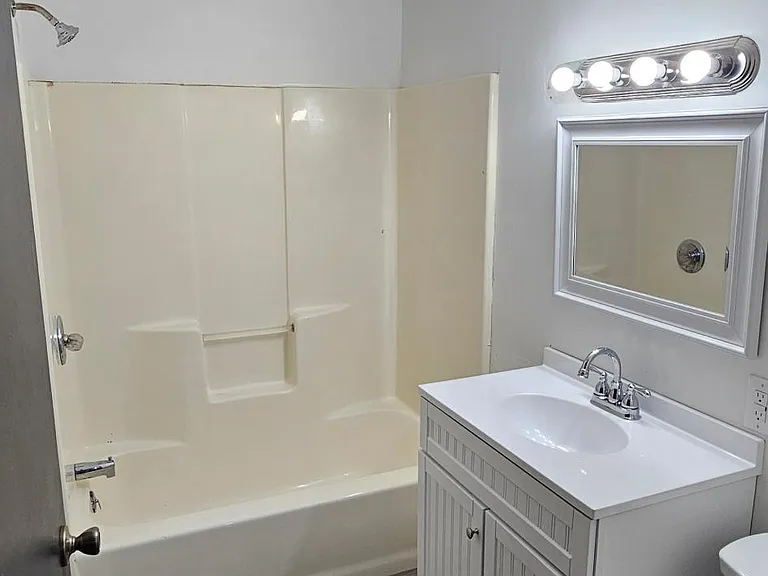 109 Forest Ave #1 — Photo 6