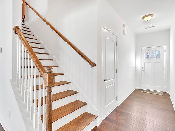 4th image of 2087 Paxton Dr