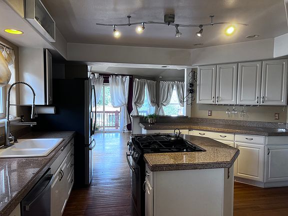 Large Kitchen
