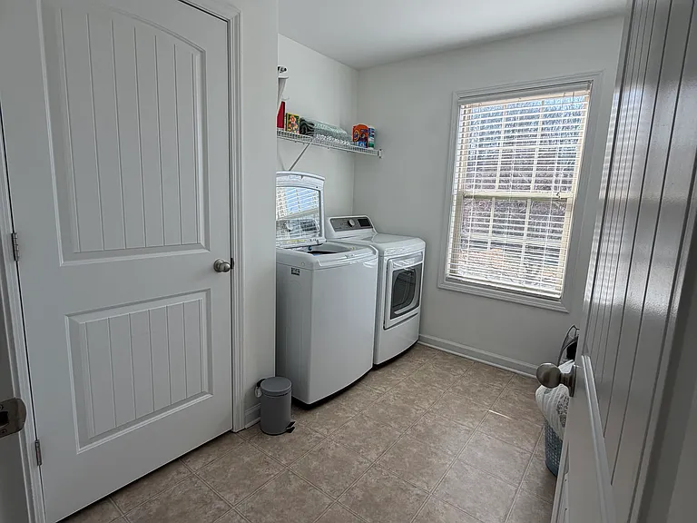 1565 Nightfall Ct — Photo 4