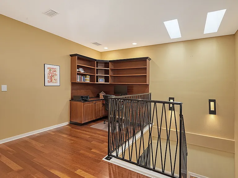 1685 Laurel St #4 — Photo 18