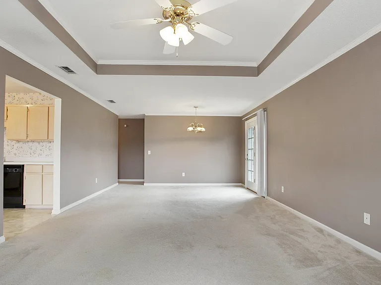 2115 Walberg Dr — Photo 19