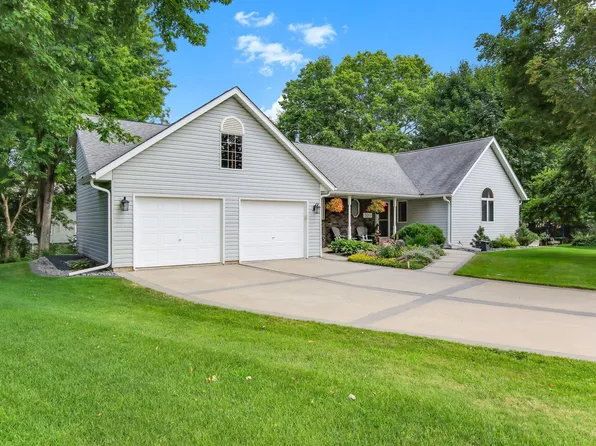 320 Hackberry Cir, Hastings, MN 55033