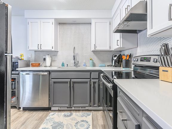 3rd image of 607 SE 121st Ave APT 39