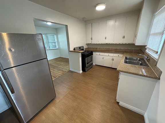 4th image of 902 Alandele Ave #902