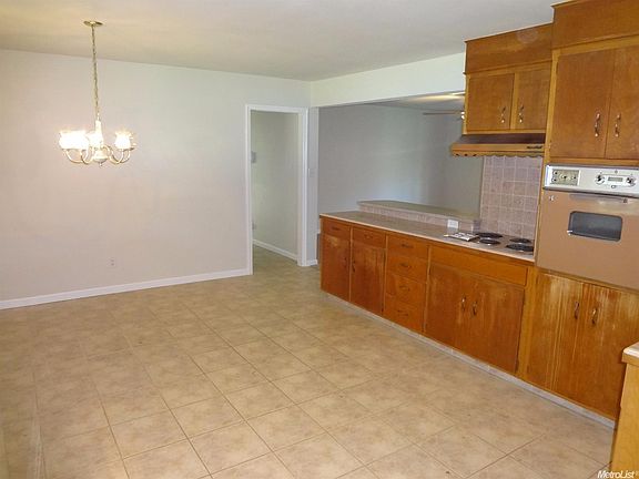 5th image of 4217 Stuppi Way