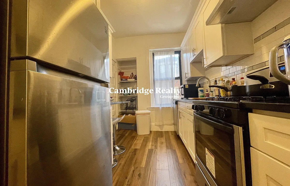 Building Photo - 235 Harvard Ave #4T