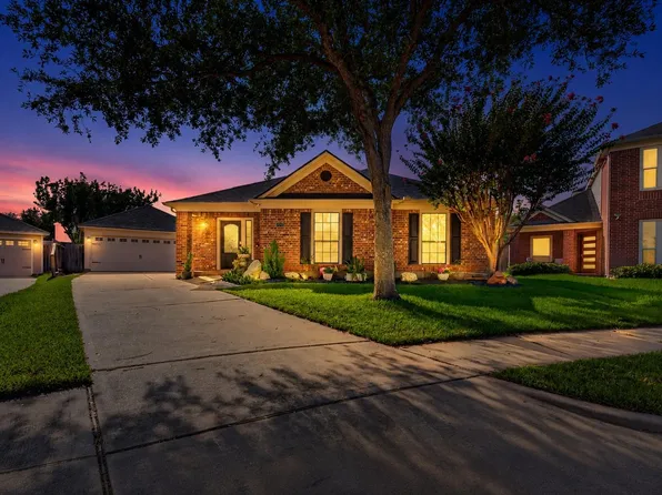 1711 Red Lake Ct, Richmond, TX 77406
