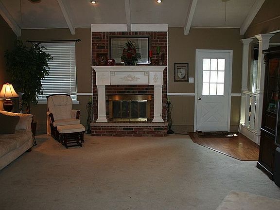 2nd image of 1301 Cornflower Ln