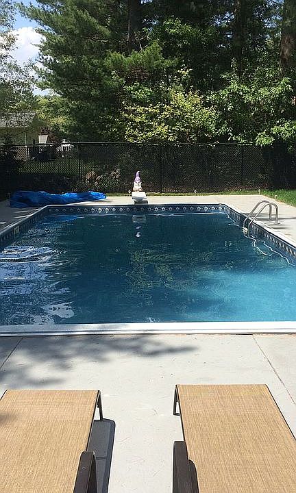 1st image of 49 Wisteria Dr