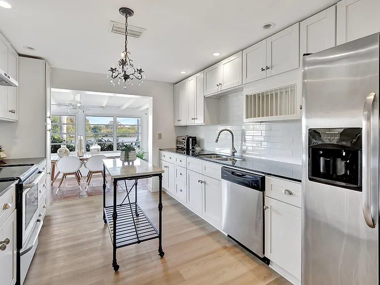 3019 N 57th Dr — Photo 9
