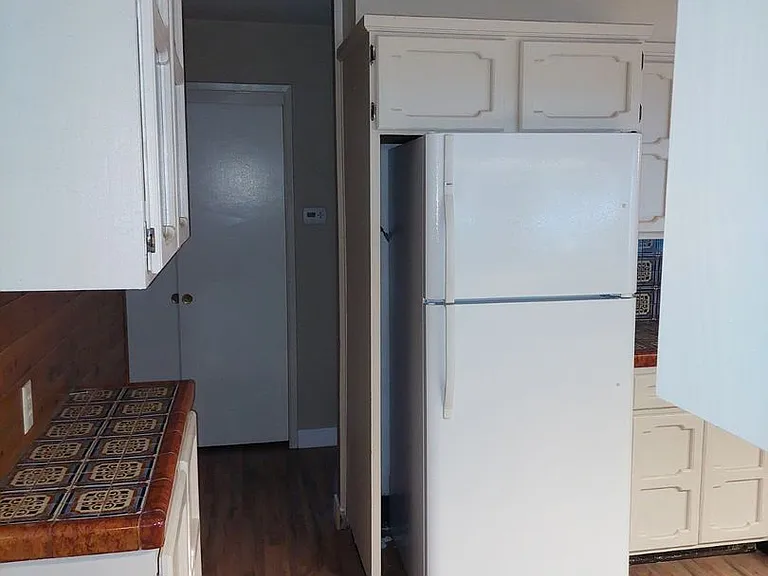 1490 Seminole Dr — Photo 9