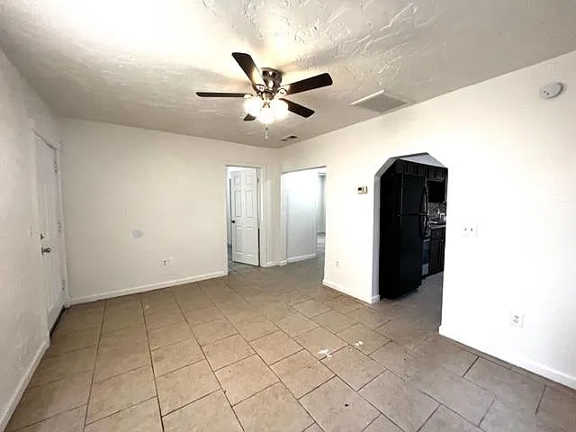 2 bed, 700 sqft, $1,175 — Photo 3