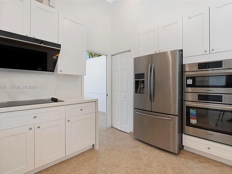 1666 Victoria Pointe Cir — Photo 41