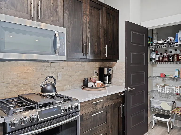 2247 NE Indigo Ln — Photo 15