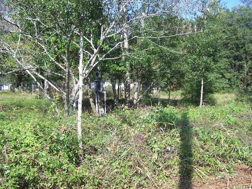 2nd image of 264 Lakeview Ct