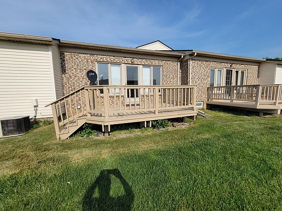 4th image of 45617 Silver Maple Ave