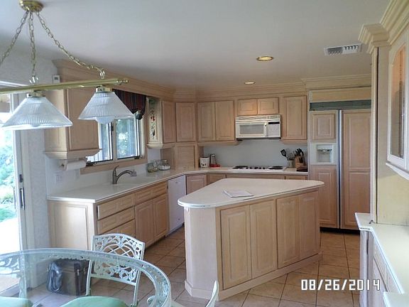2nd image of 626 Crestview Dr