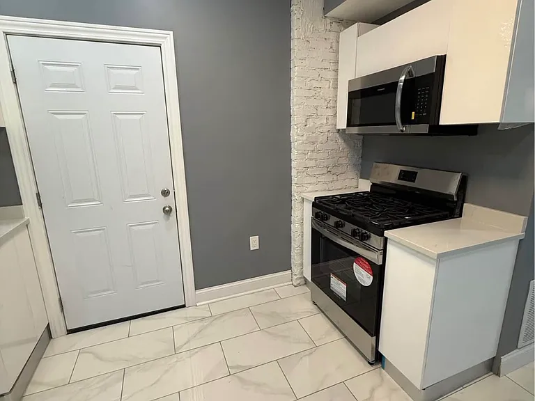 6335 S Elizabeth St — Photo 11