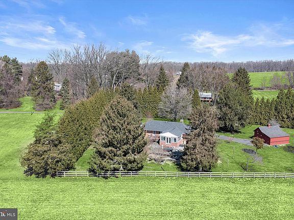 5th image of 3919 W Chapel Rd