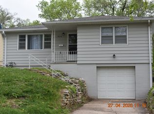 4616 Grand Ave, Omaha, NE 68104