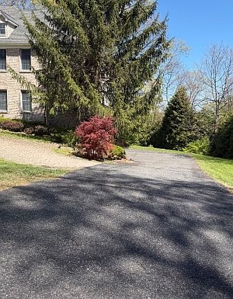 3rd image of 8 Overlook Rd