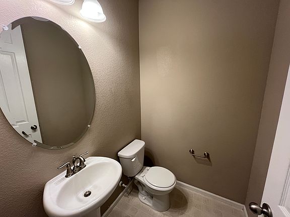 5th image of 25586 E Bayaud Ave
