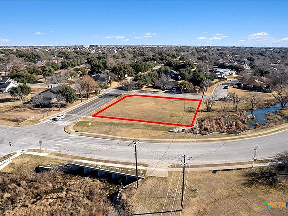 5th image of 3949 Pinehurst Dr