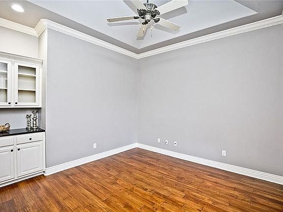 5th image of 807 SW Glen Arbor Ave