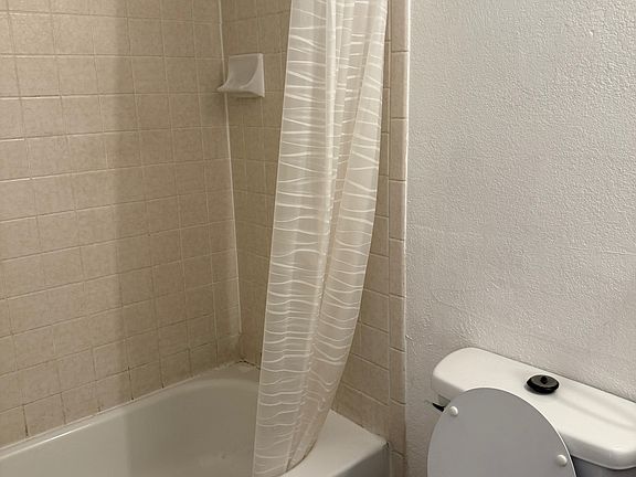 4th image of 51 W Delano St APT 308