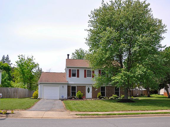 2nd image of 813 Mosby Hollow Dr