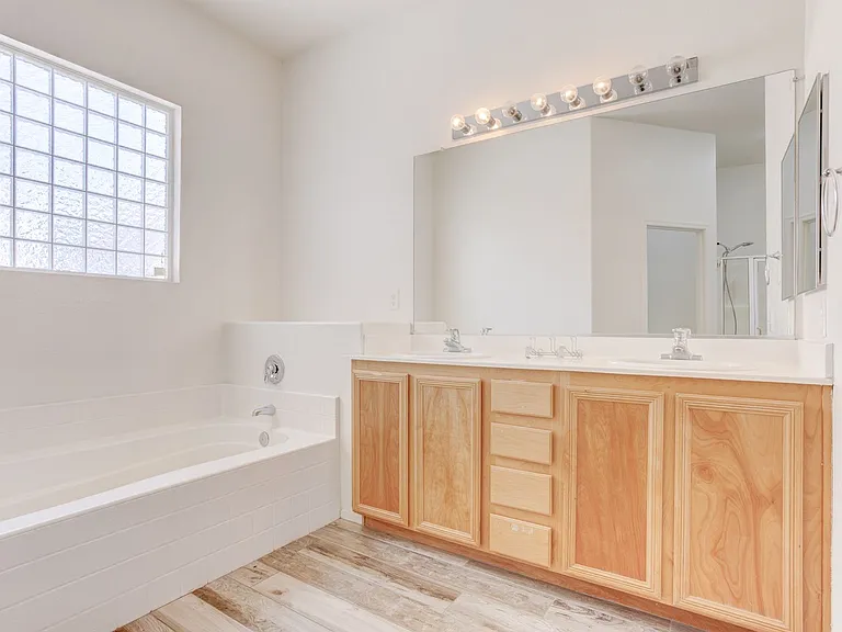 161 Greenwich Village Ave — Photo 15