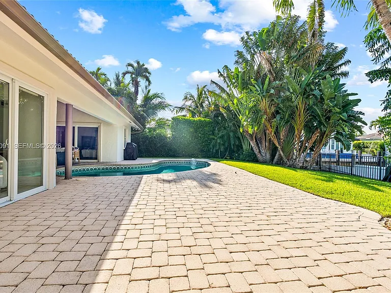 18 Eleuthera Dr — Photo 63